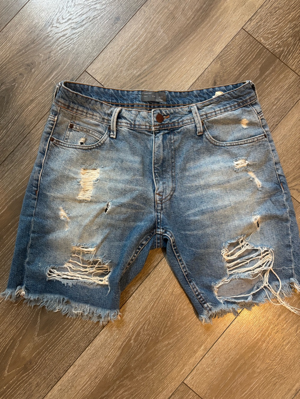 Zara Men’s Distressed Light Blue Denim Shorts, size 34